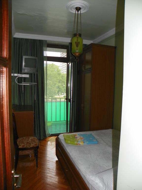 Apartment Rusudan Batumi Room photo